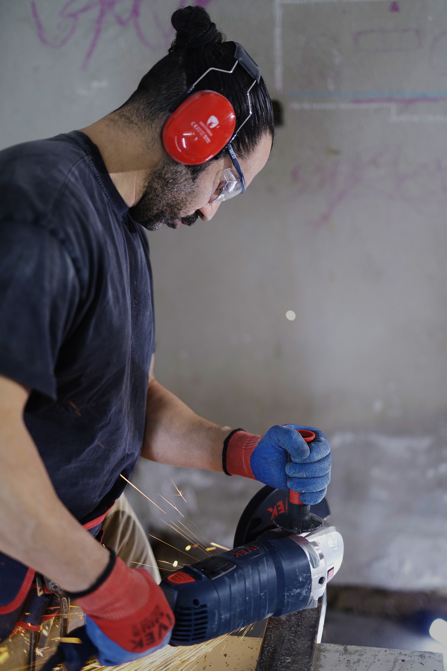 چگونه از فرز آهنگری برای برشهای فلزی استفاده کنیم؟